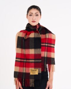 Edinburgh Cashmere With Simple Chic Outfits for Effortless Style.