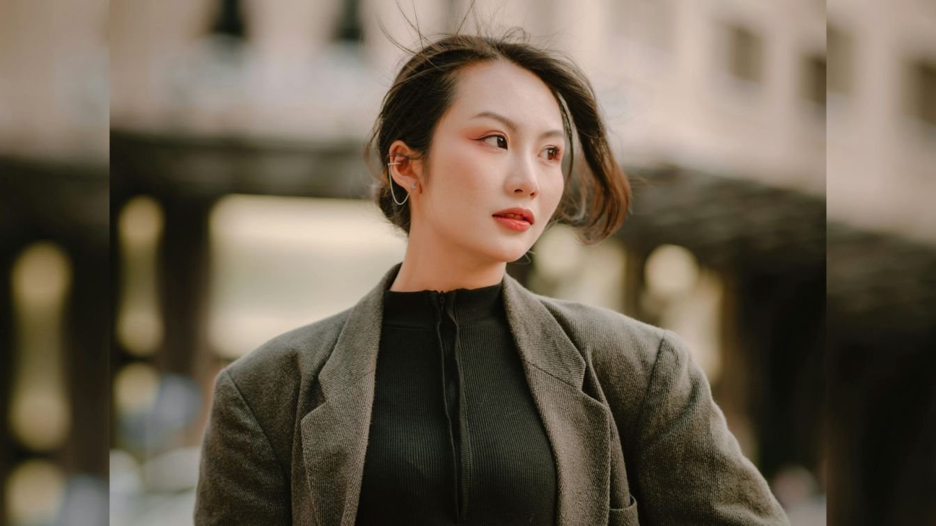 Transform Your Streetstyle Look with a Cashmere Cape