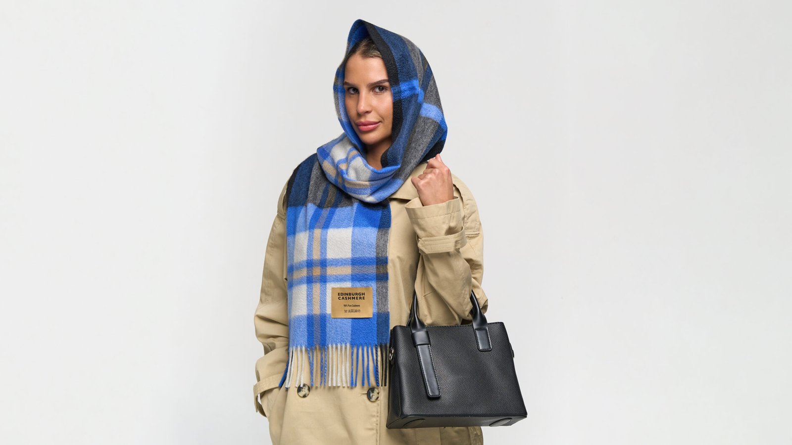 Cozy Up for the Holidays with Our Festive Wool Christmas Scarf