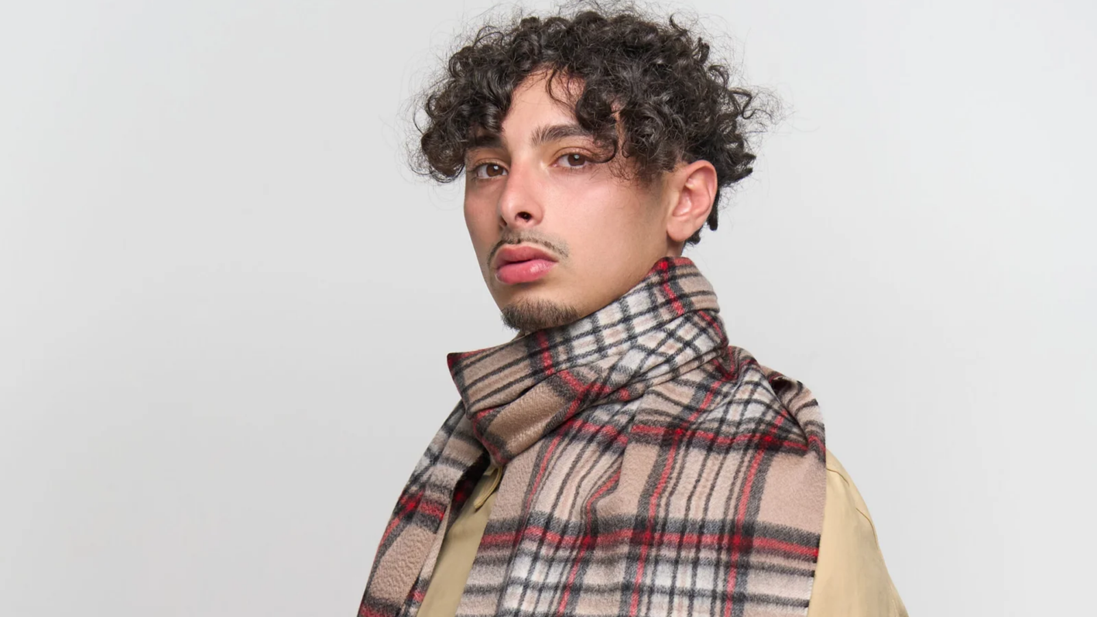 Luxury Cashmere Scarf UK, Timeless Style & Premium Comfort